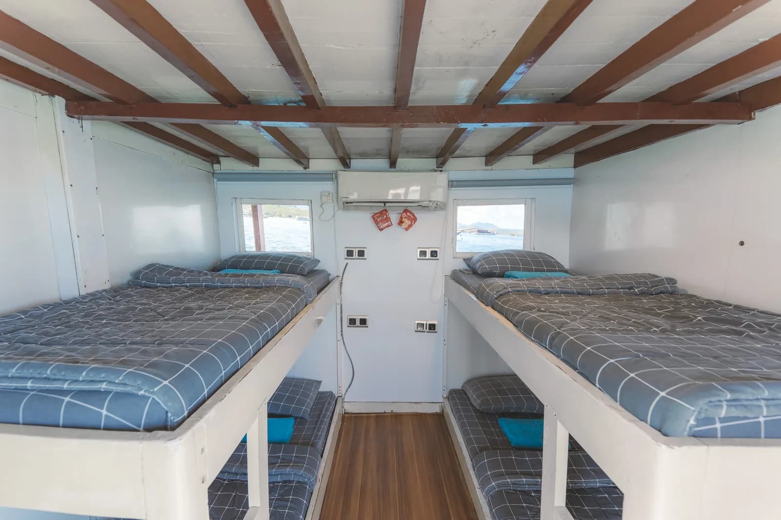 Shared Cabin - Kabin Kapal Phinisi Komodo Labuan Bajo