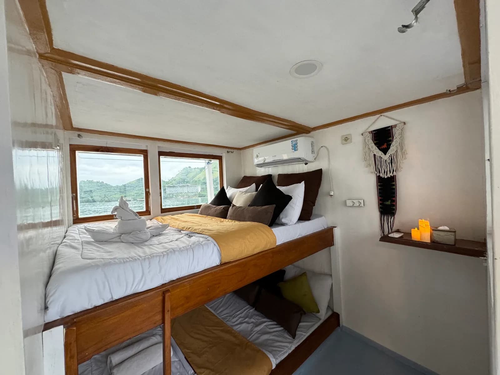 Shared Cabin - Kabin Kapal Phinisi Komodo Labuan Bajo