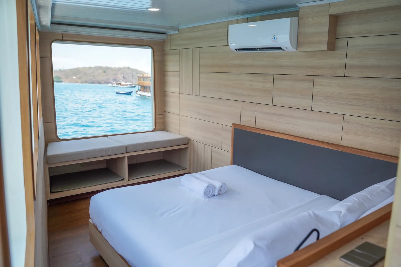 Waerebo Cabin - Каюта на лодке Пиниси Комодо Лабуан-Баджо