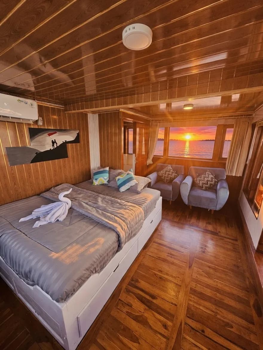 Java Cabin - Kabin Kapal Phinisi Komodo Labuan Bajo