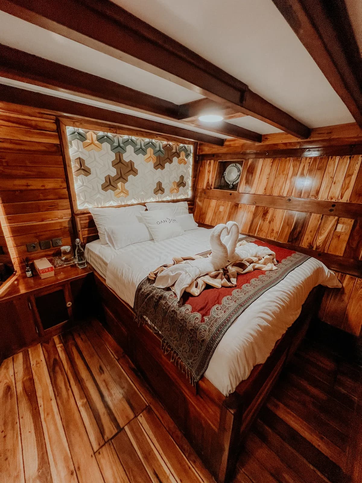 Bima/Yudhistira Cabin - Komodo Labuan Bajo Phinisi Boat Cabin