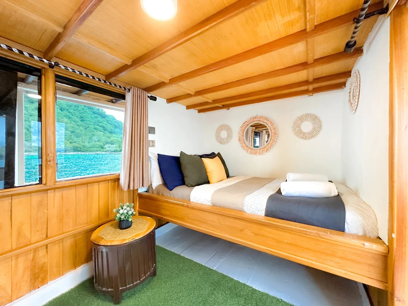 Master Cabin - Kabin Kapal Phinisi Komodo Labuan Bajo