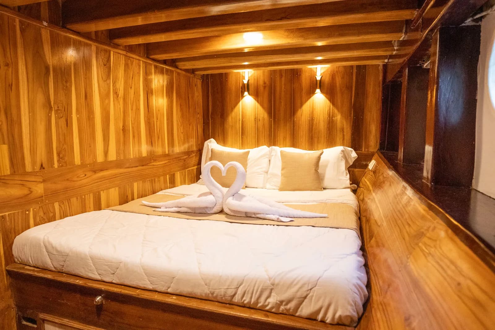 Superior Cabin - Cabine du bateau Phinisi Komodo Labuan Bajo
