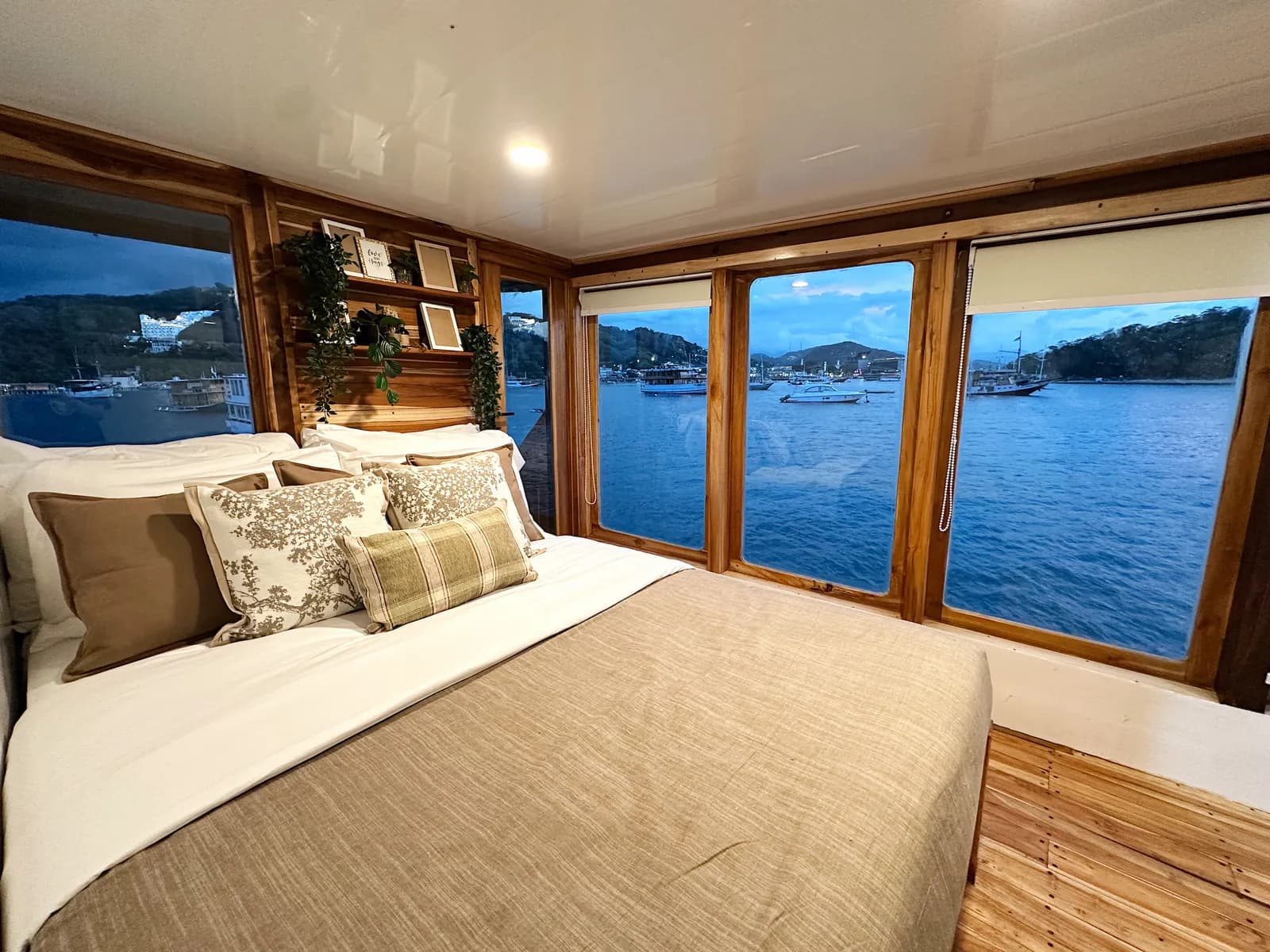 Soluna Cabin - Kabin Kapal Phinisi Komodo Labuan Bajo