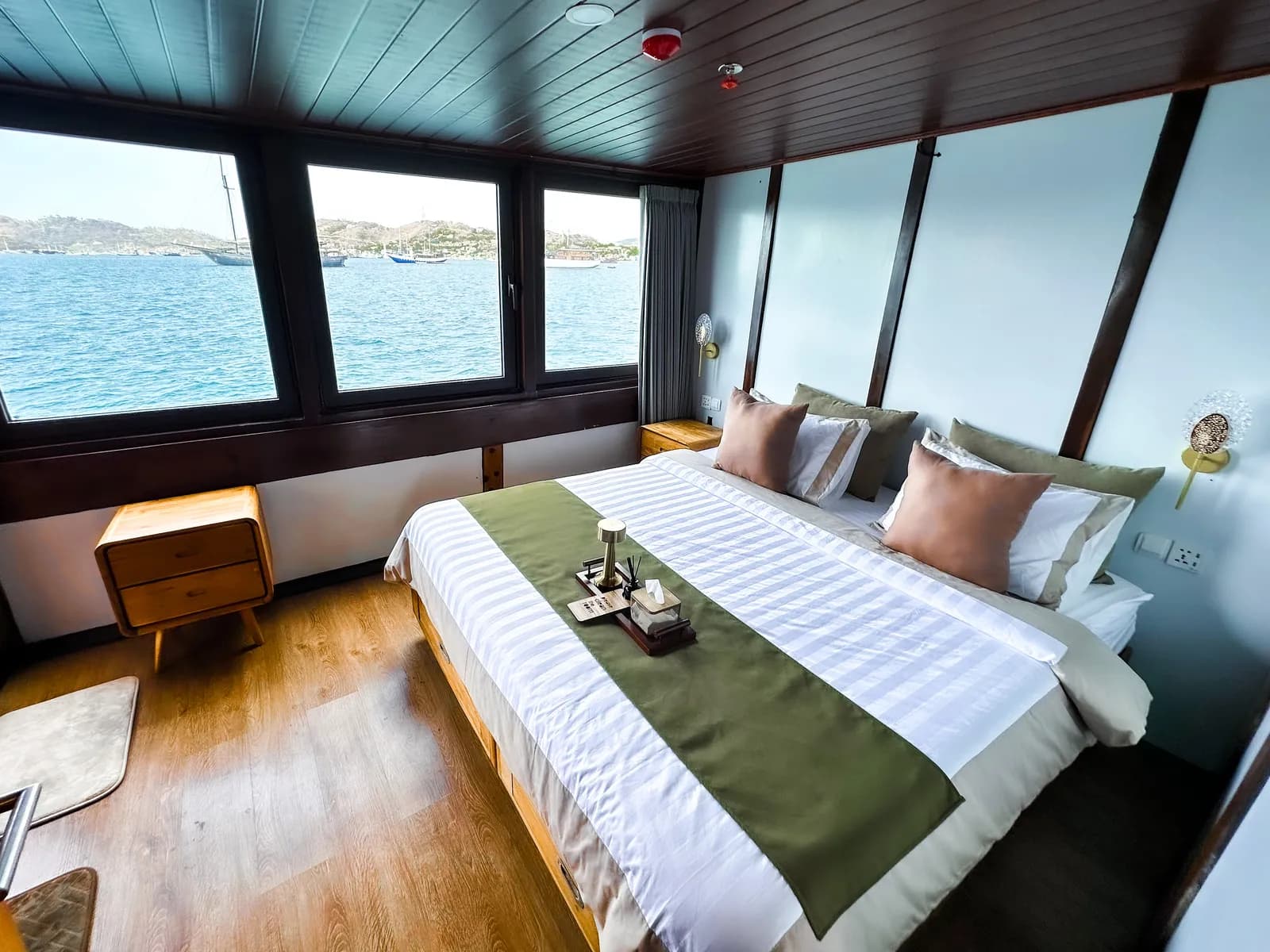 Deluxe Cabin - Kabine des Phinisi-Boots Komodo Labuan Bajo