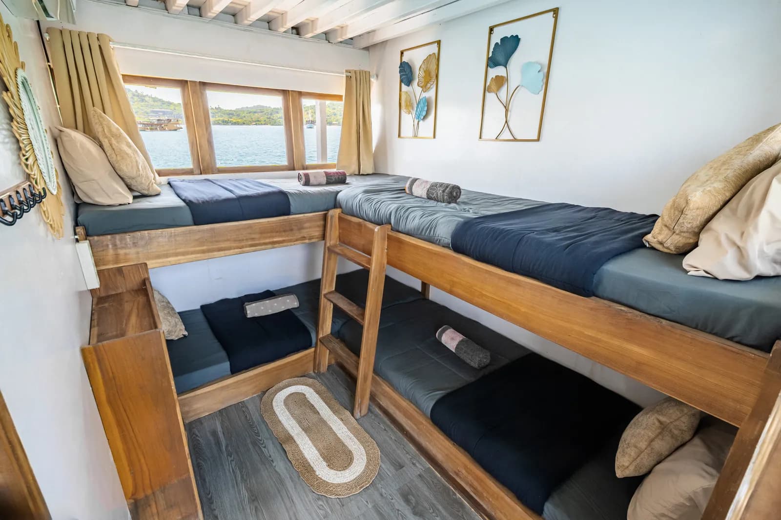 Shared Cabin 2 - Kabin Kapal Phinisi Komodo Labuan Bajo