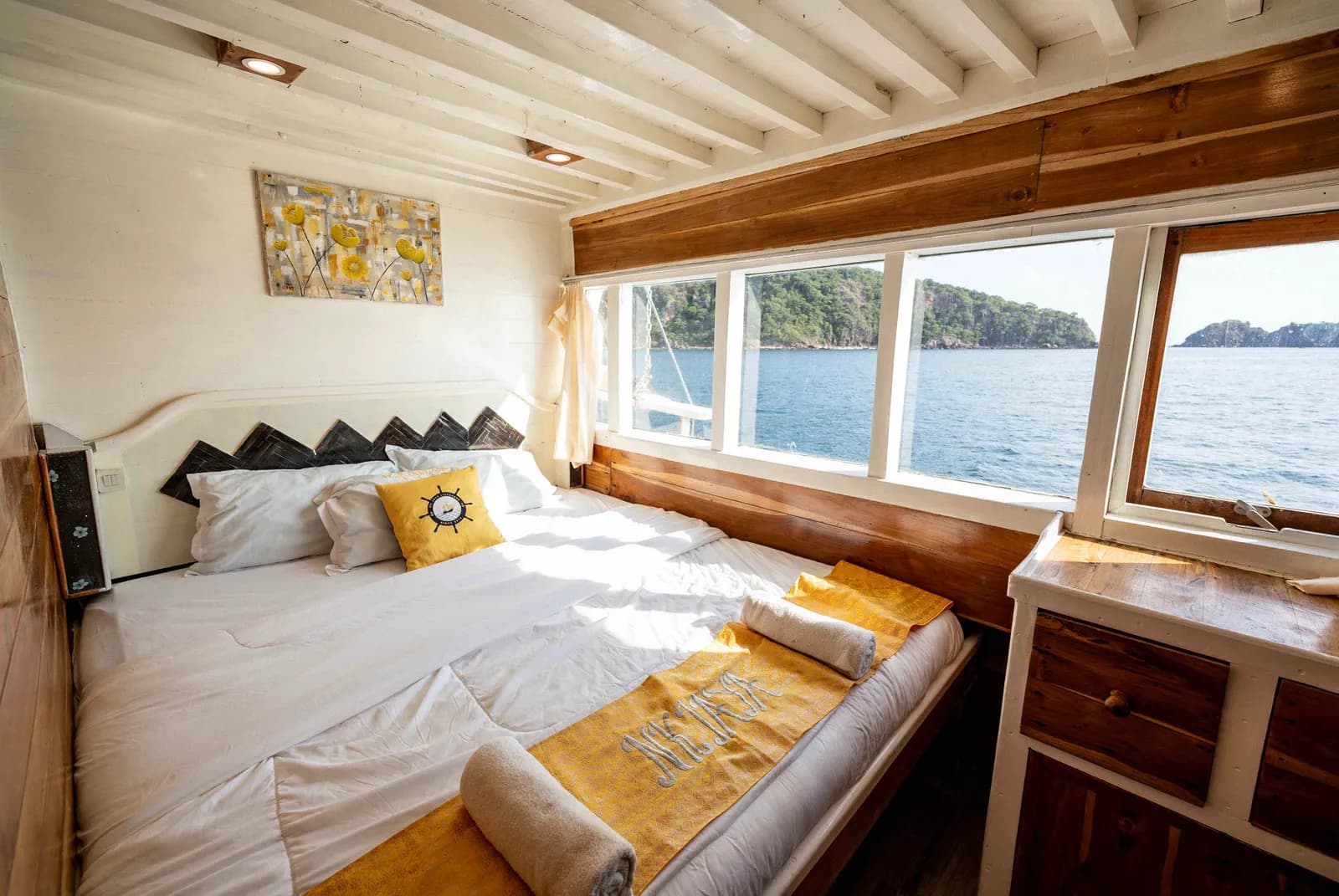 Full Ocean Cabin 4 - Kabin Kapal Phinisi Komodo Labuan Bajo