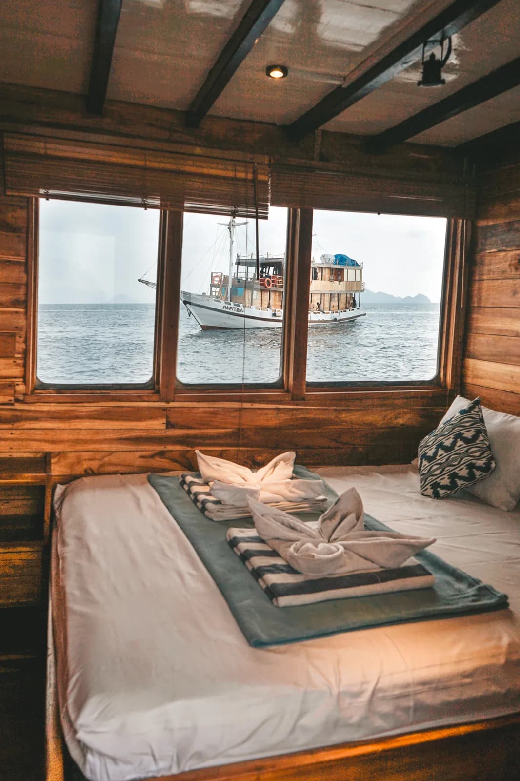 Natuna Room - Camarote del barco Phinisi Komodo Labuan Bajo