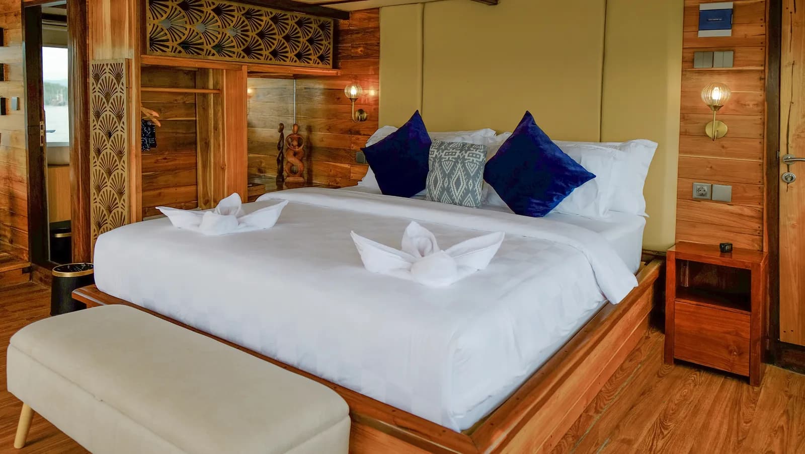 Malacca Cabin 2 - Kabin Kapal Phinisi Komodo Labuan Bajo