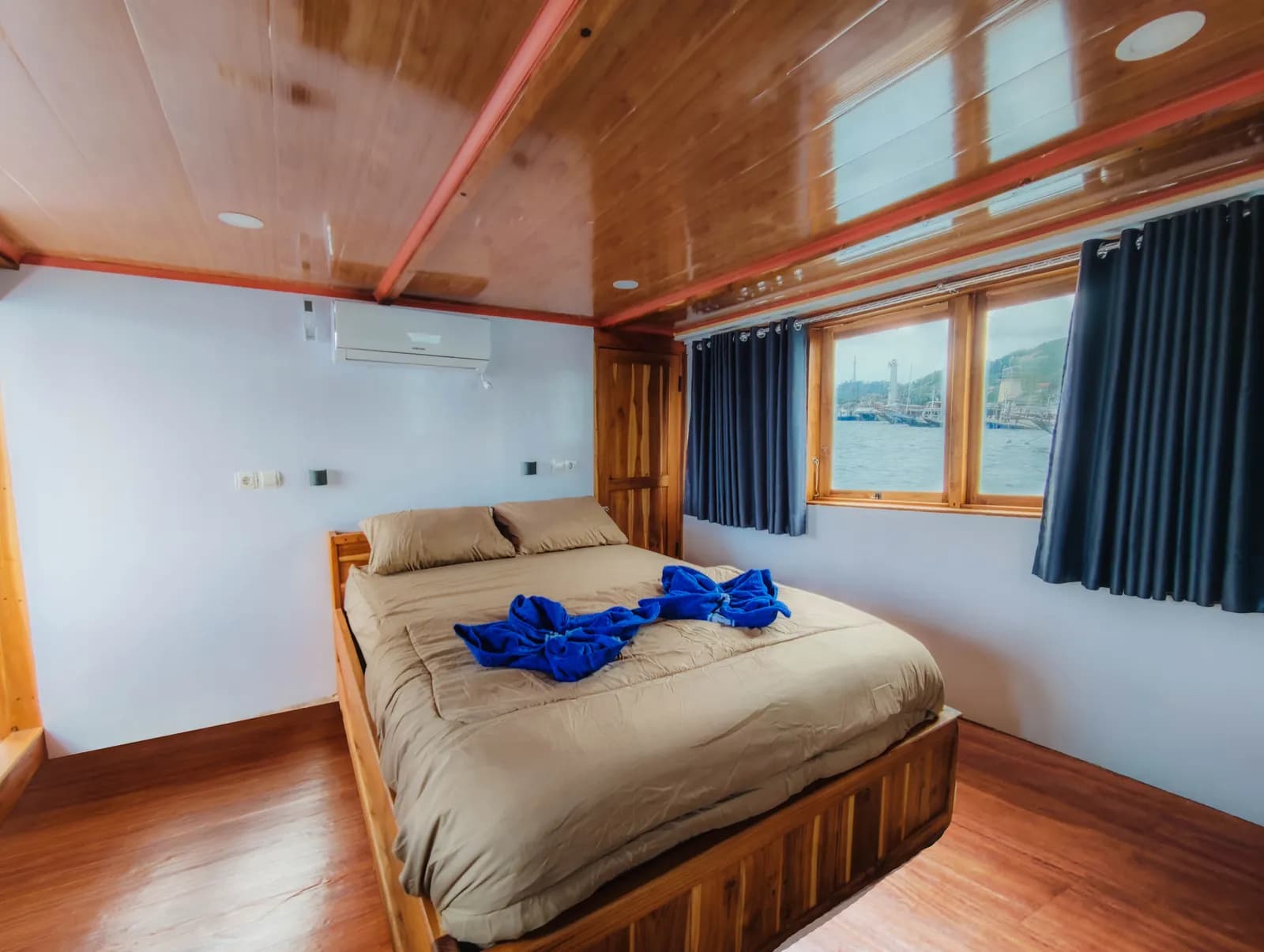 Suite Room - Kabin Kapal Phinisi Komodo Labuan Bajo
