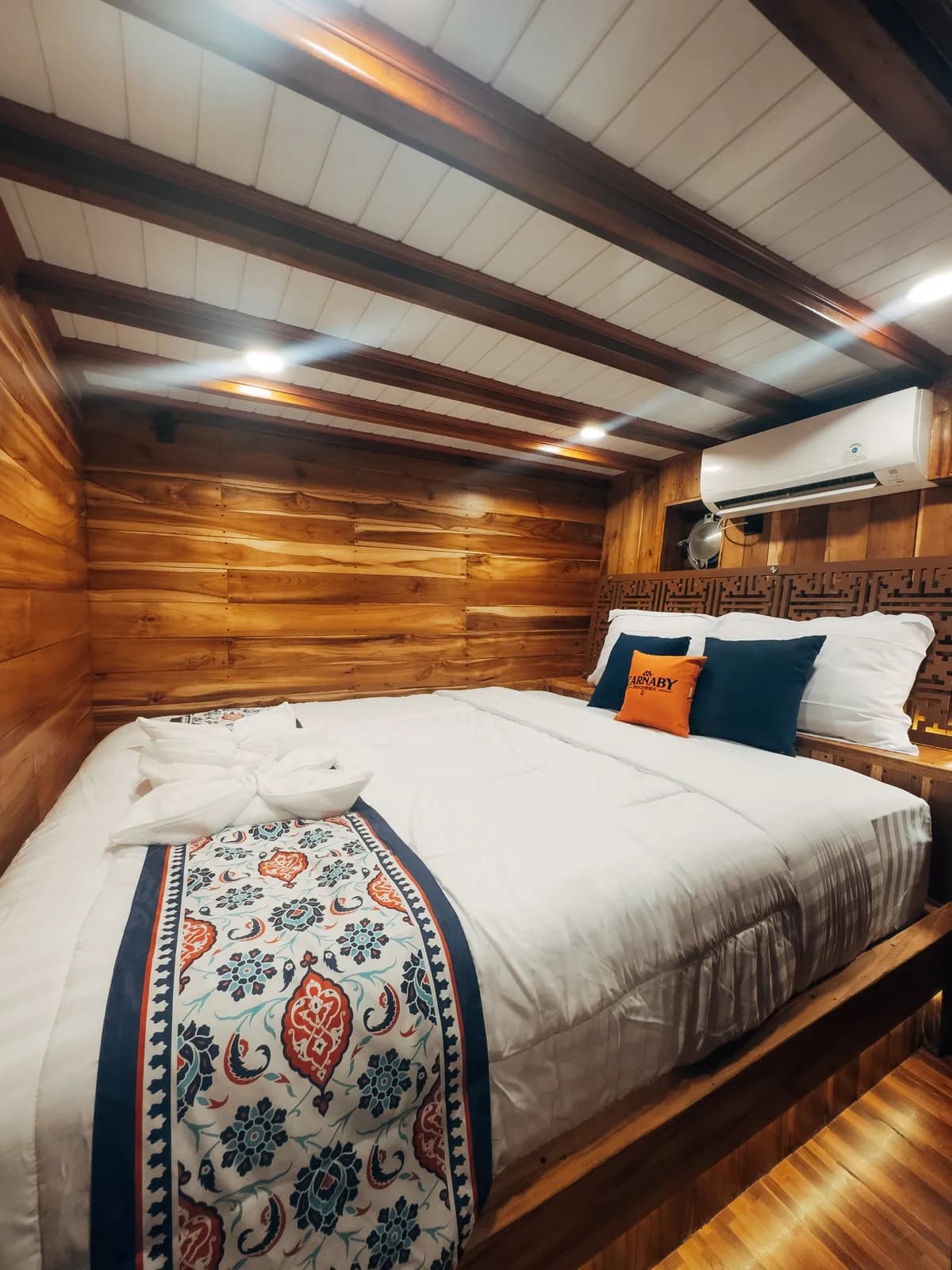 Gowa Cabin - Kabin Kapal Phinisi Komodo Labuan Bajo