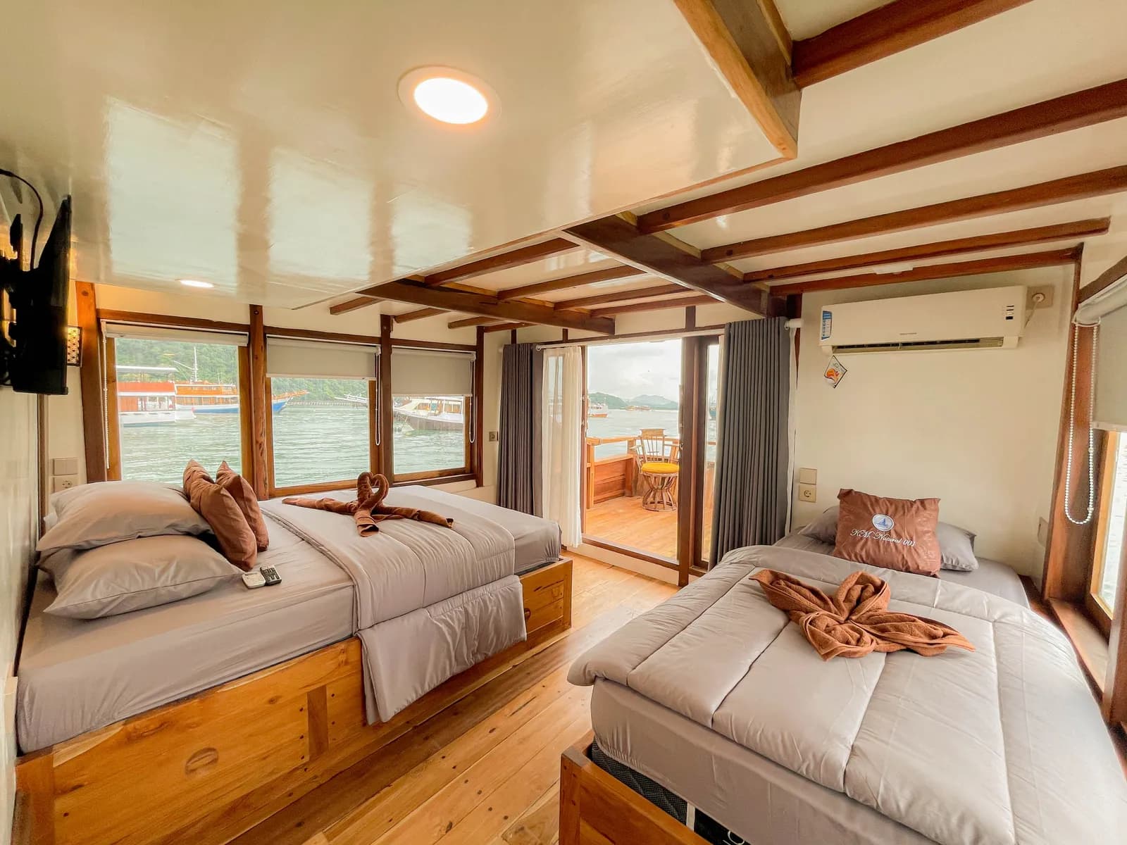 Master Cabin - Kabin Kapal Phinisi Komodo Labuan Bajo