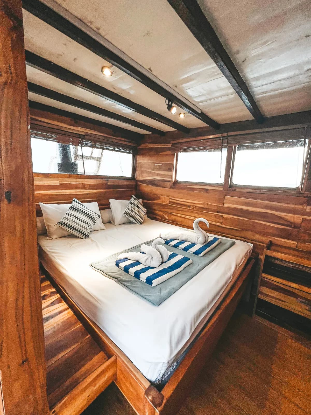 Arafuru Room - Camarote del barco Phinisi Komodo Labuan Bajo