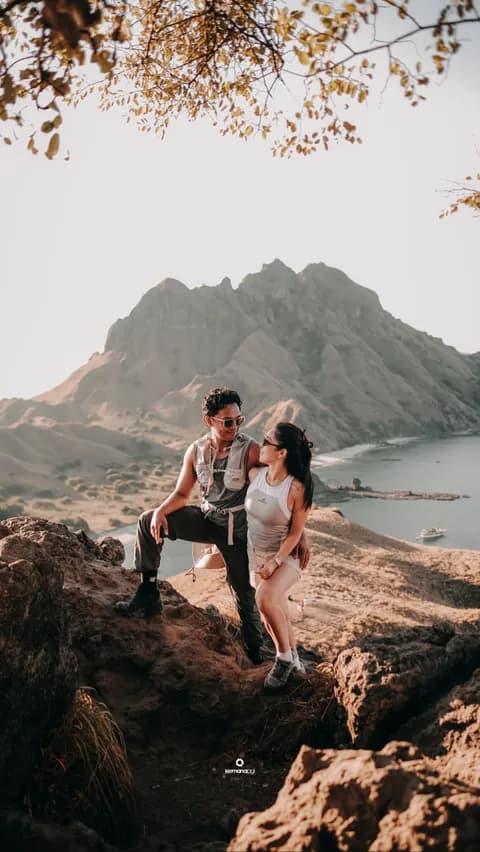 Couple at the Padar Island viewpoint