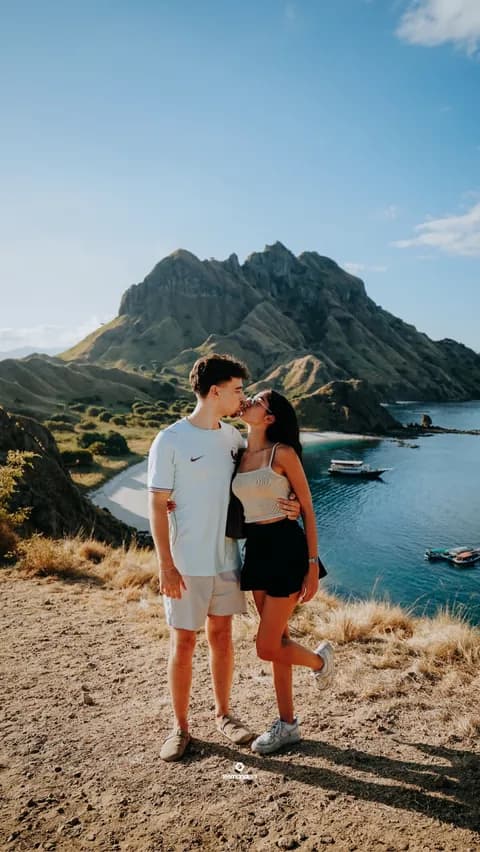 Honeymoon couple at the Padar Island viewpoint