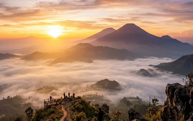 Open Trip Dieng - Komodo Labuan Bajo Phinisi Boat Tour Package