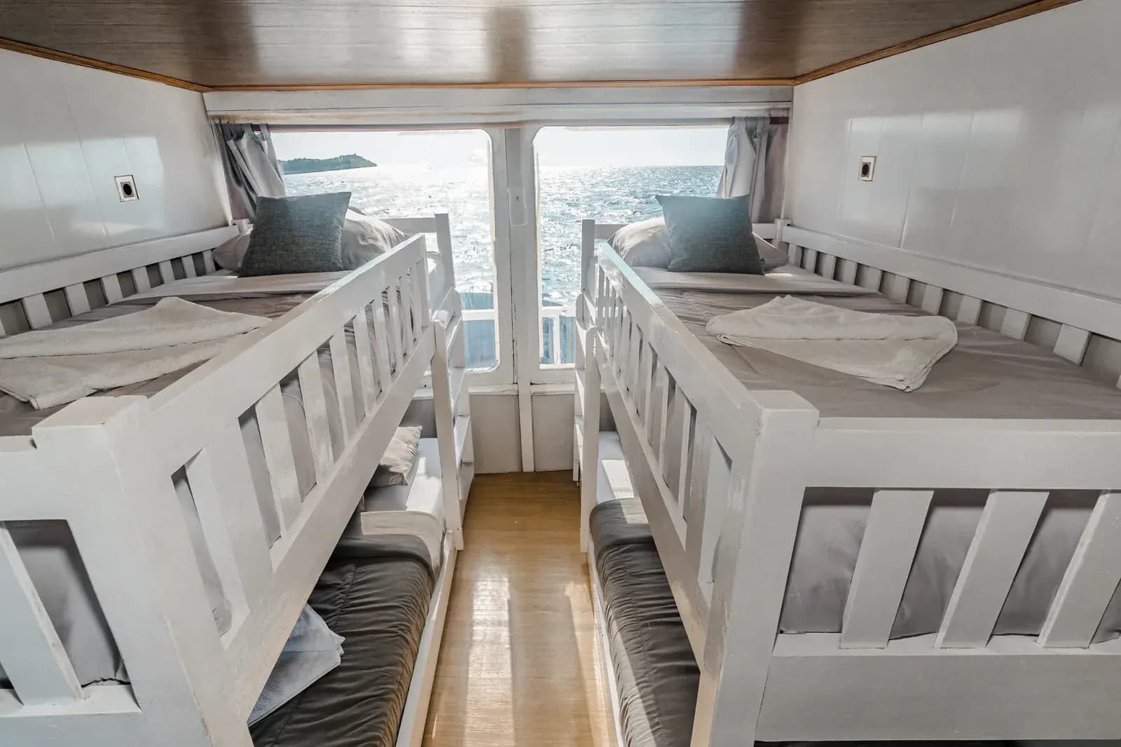 Shared Cabin - Komodo Labuan Bajo Phinisi Boat Cabin