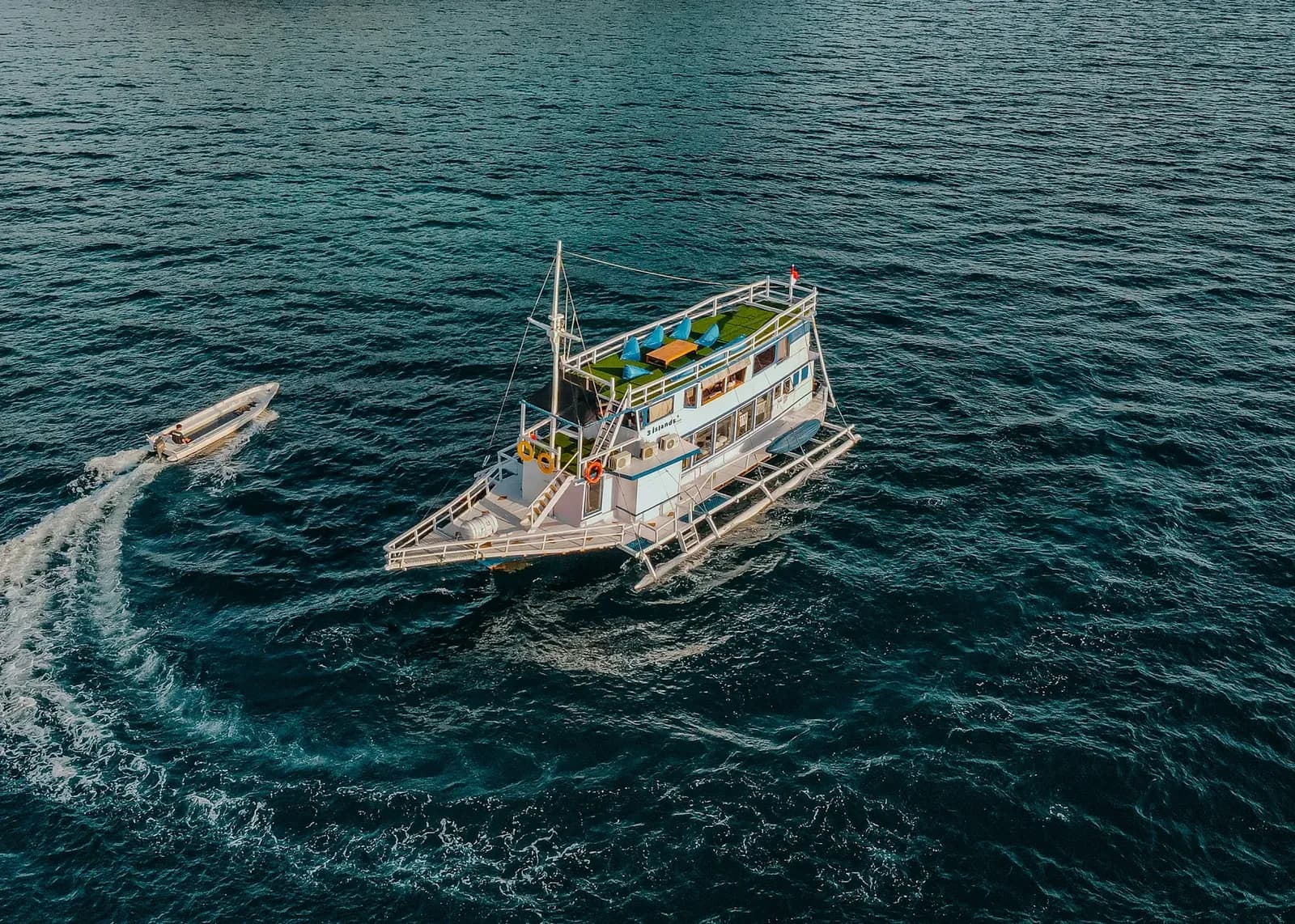 Private Charter – 3 Island - Komodo Labuan Bajo Phinisi Boat Tour Package