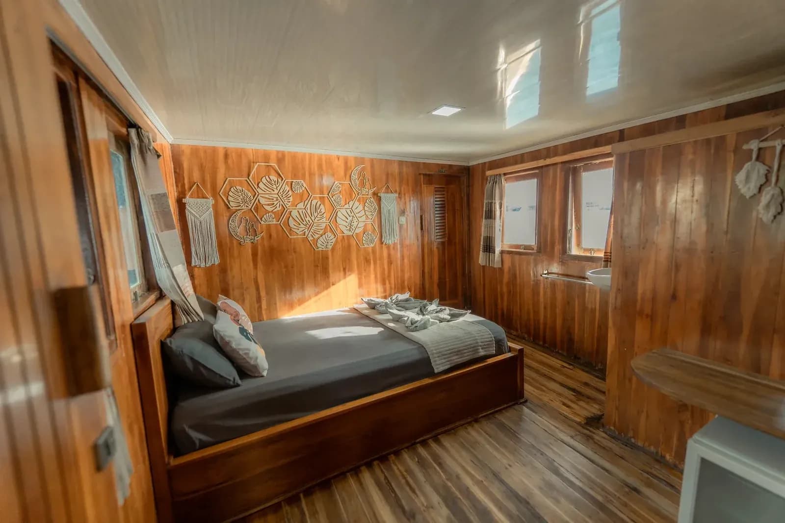 Private Charter – Almadira - Private Charter – Almadira - Full Day Tour Komodo