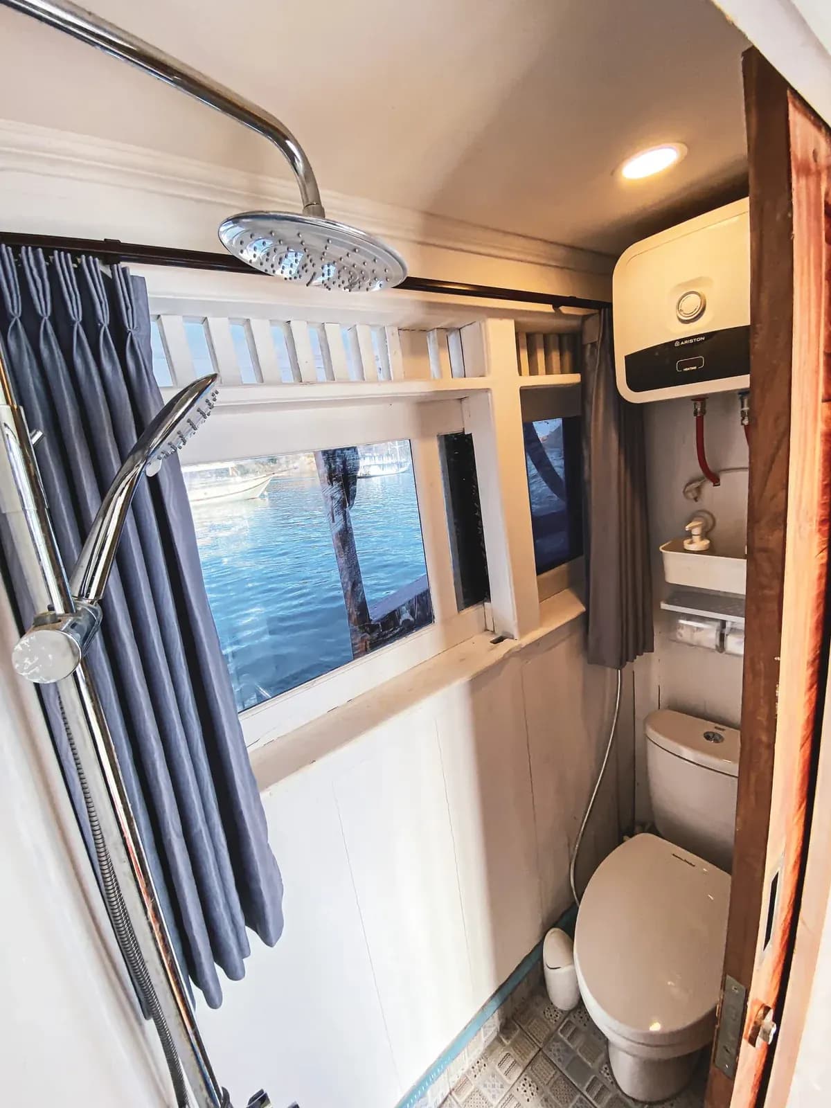 Suite Cabin 2 - Camarote del barco Phinisi Komodo Labuan Bajo