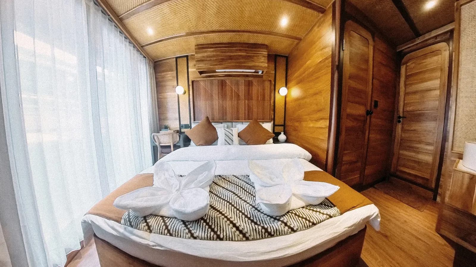 Batik Cabin - Camarote del barco Phinisi Komodo Labuan Bajo
