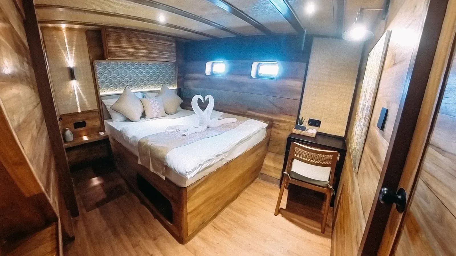 Tenun Cabin - Camarote del barco Phinisi Komodo Labuan Bajo