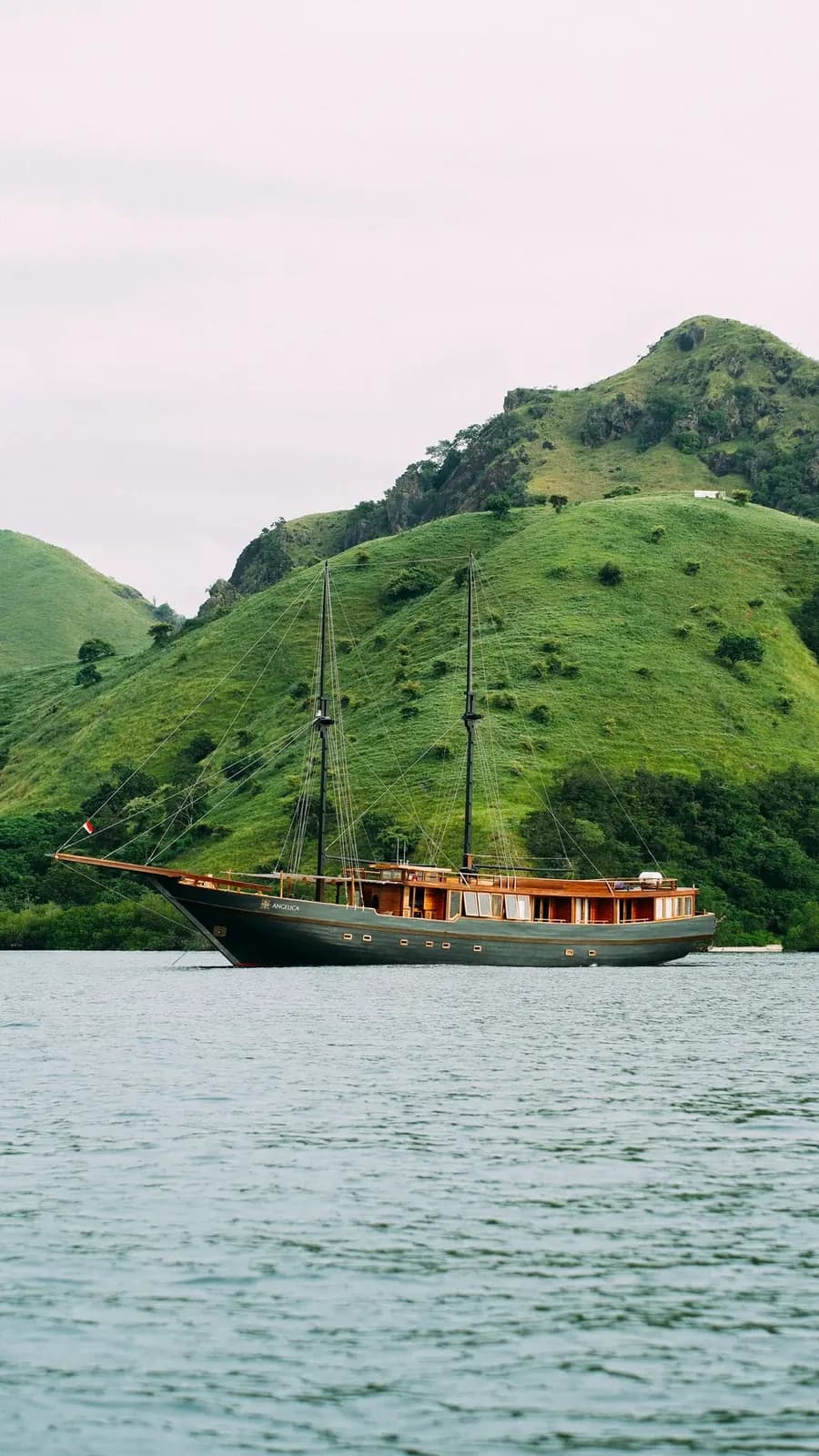 Chárter Privado – Angelica - Tour en barco Phinisi Komodo Labuan Bajo