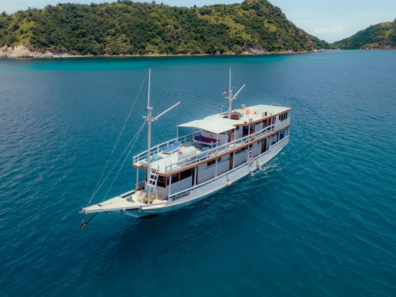 Private Charter – Arham Jaya 2 - Komodo Labuan Bajo Phinisi Boat Tour Package