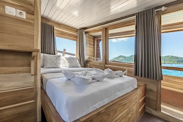 Deluxe Cabin 2 - Kabine des Phinisi-Boots Komodo Labuan Bajo