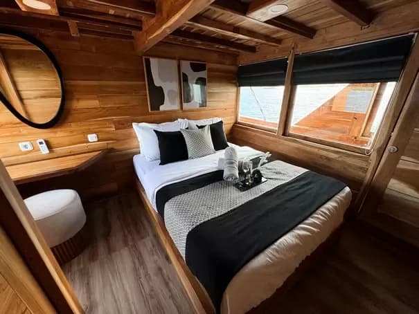 Royal Suite Cabin - Kabine des Phinisi-Boots Komodo Labuan Bajo