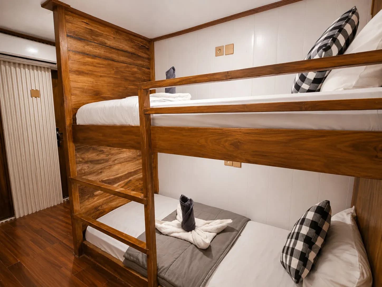 Shared Cabin - Kabine des Phinisi-Boots Komodo Labuan Bajo
