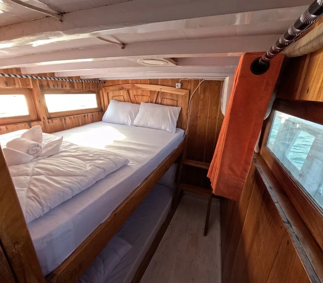 Shared Cabin - Camarote del barco Phinisi Komodo Labuan Bajo