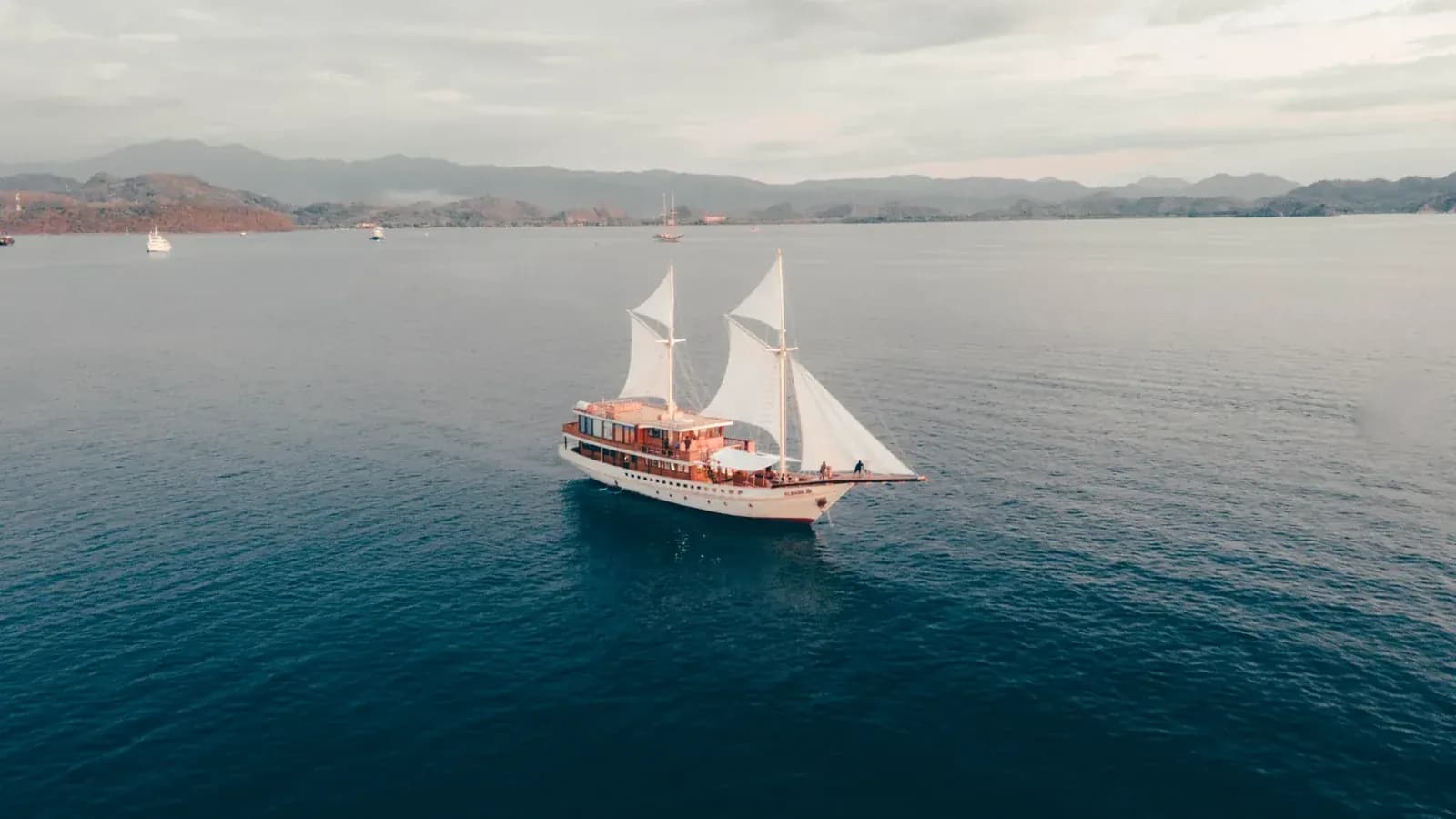 Privatcharter – Elbark - Privatcharter – Elbark - Full Day Tour Komodo