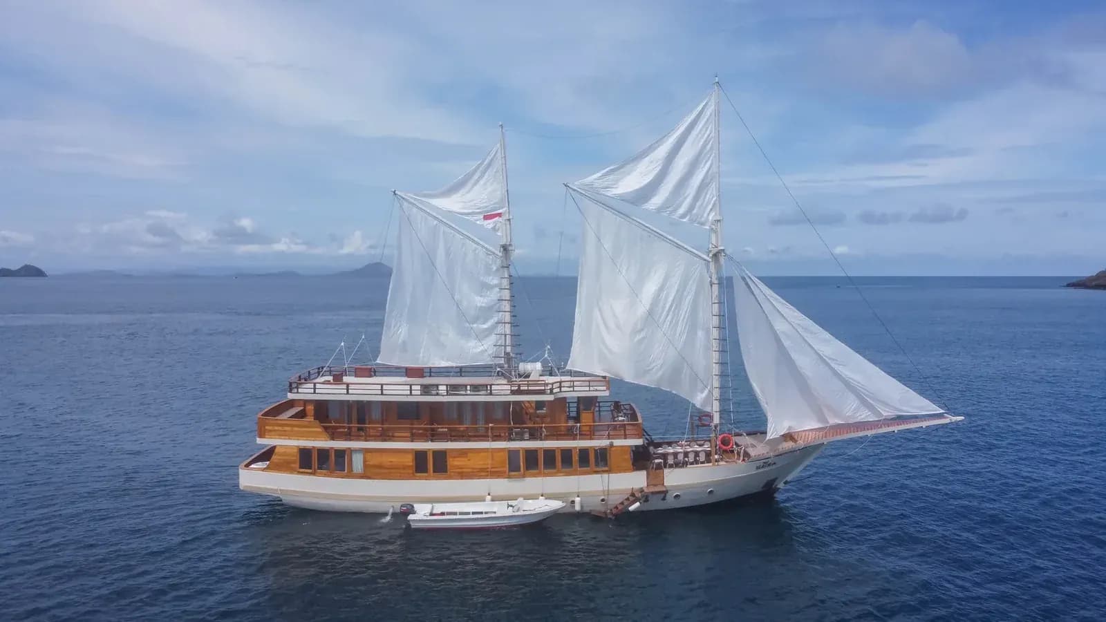 Privatcharter – Elrora - Privatcharter – Elrora - Full Day Tour Komodo