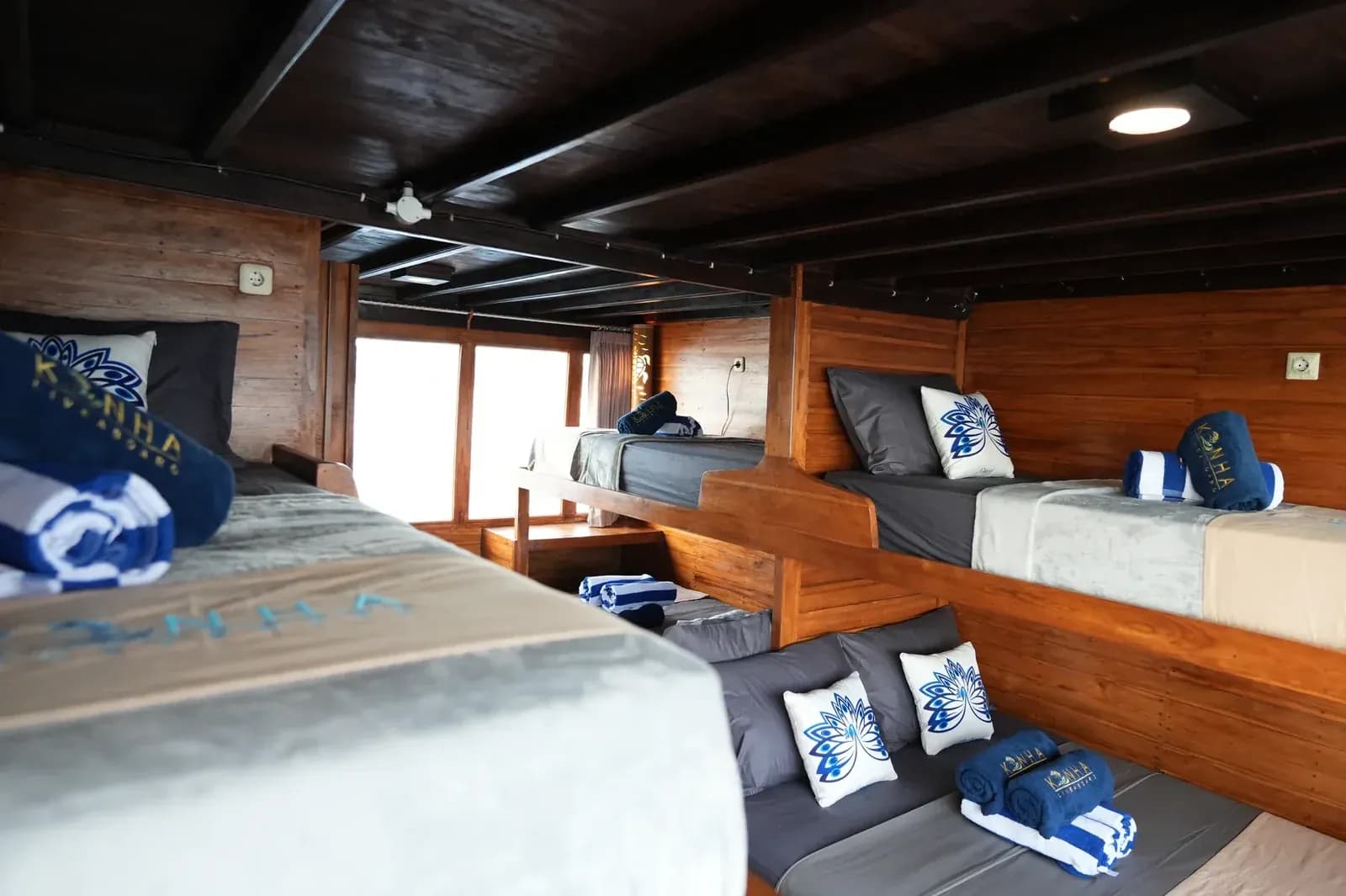 Shared Cabin - Kabin Kapal Phinisi Komodo Labuan Bajo