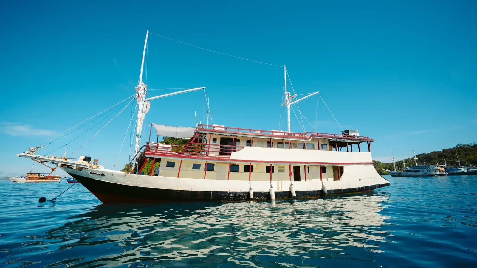 Privatcharter – Lamborajo 1 - Privatcharter – Lamborajo 1 - Full Day Tour Komodo