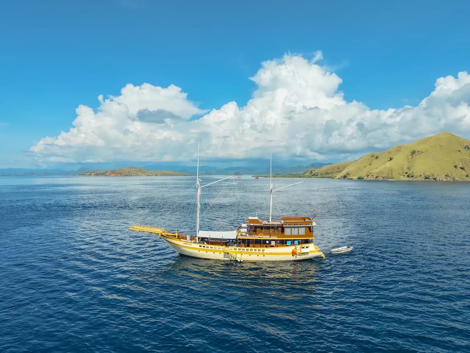 Sewa Privat – Lamborajo 2 - Sewa Privat – Lamborajo 2 - Full Day Tour Komodo