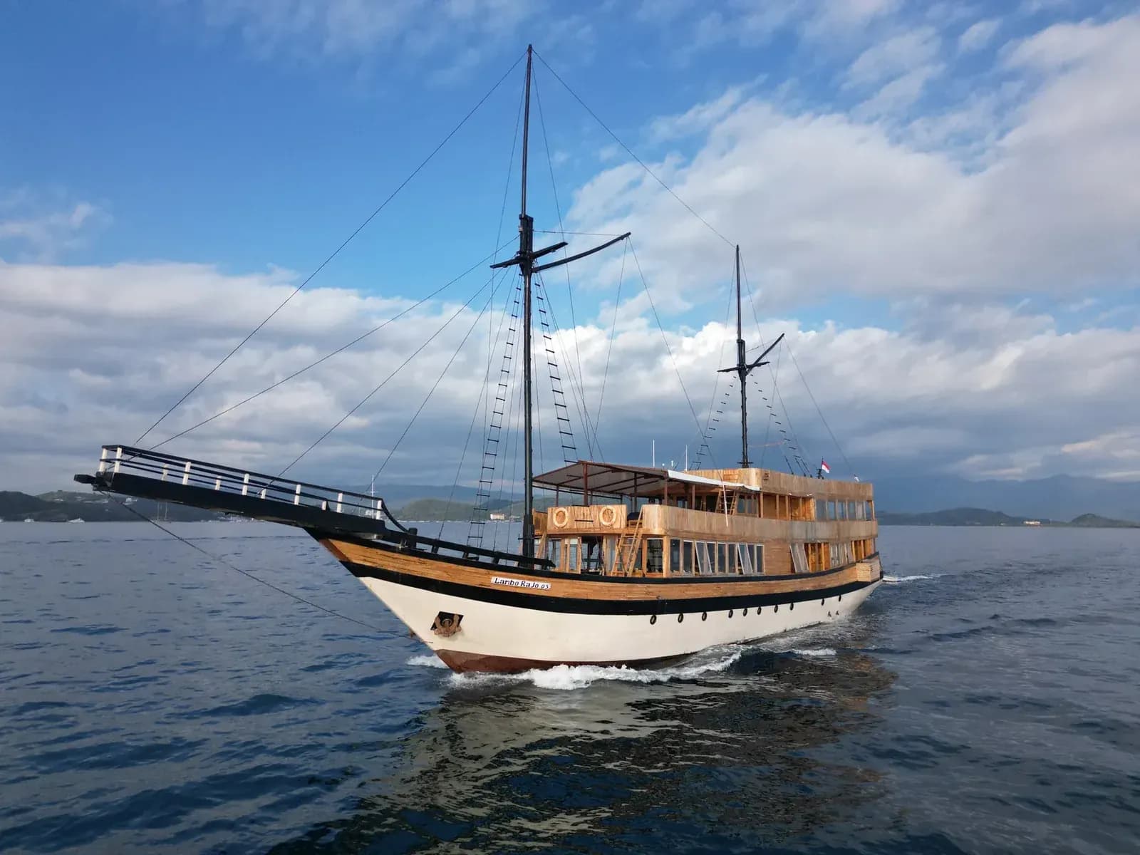 Chárter Privado – Lamborajo 3 - Chárter Privado – Lamborajo 3 - Full Day Tour Komodo