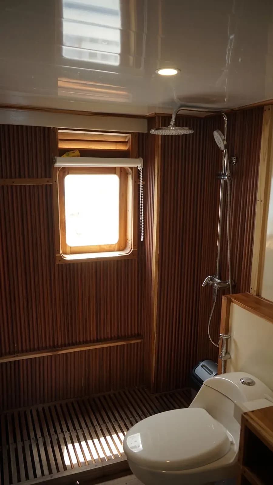 Deluxe Cabin - Camarote del barco Phinisi Komodo Labuan Bajo