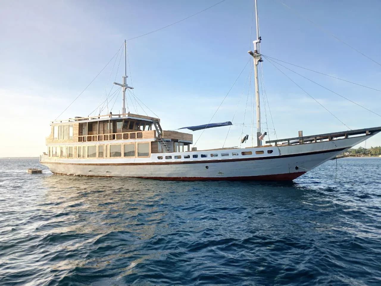 Sewa Privat – Naraleya - Sewa Privat – Naraleya - Full Day Tour Komodo