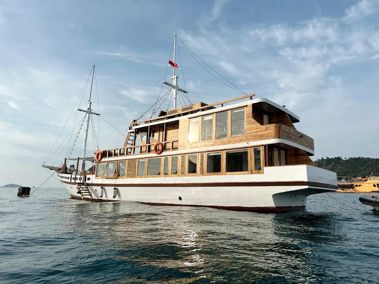 Sewa Privat – Naraleya - Sewa Privat – Naraleya - Full Day Tour Komodo