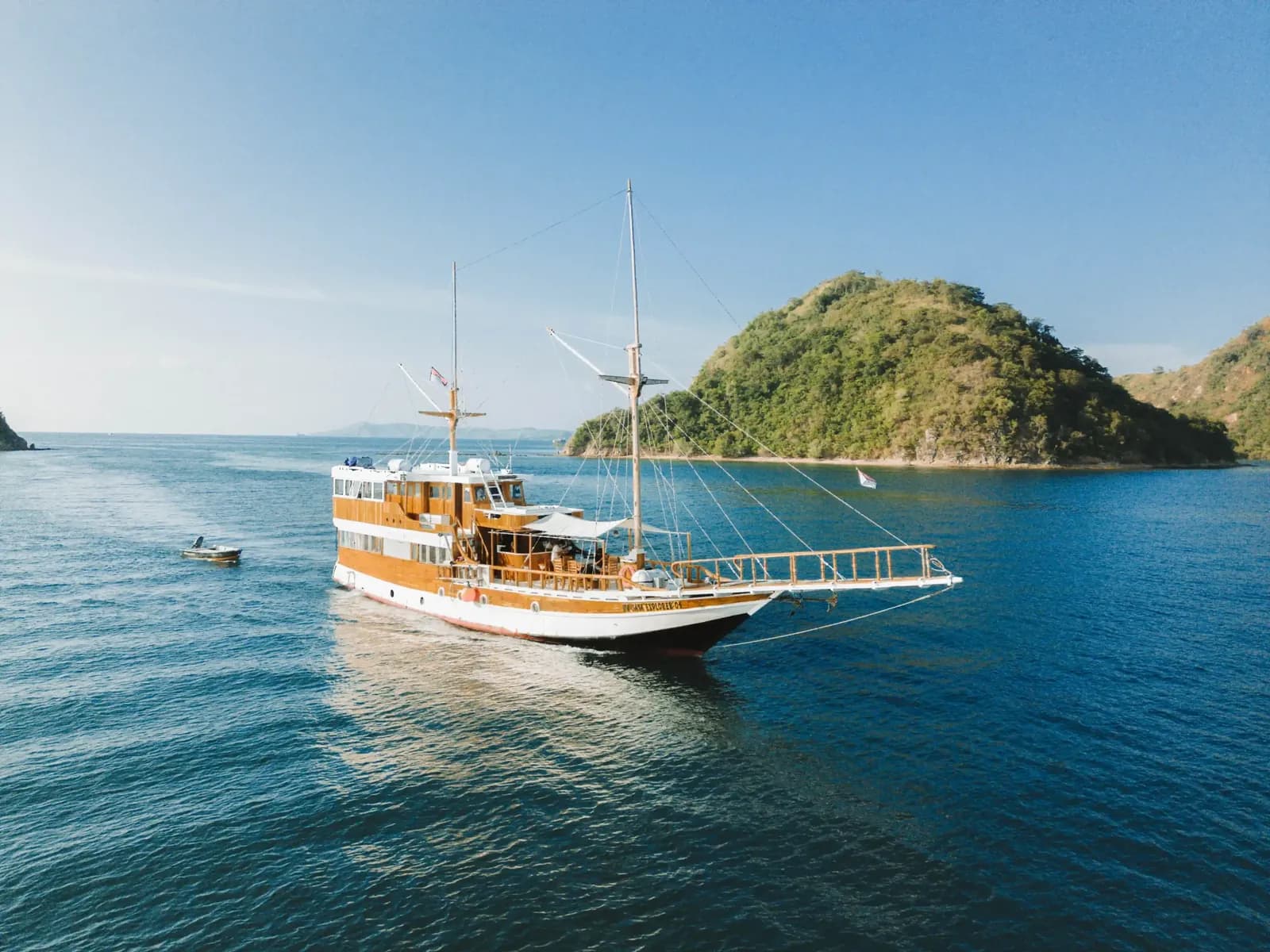 Chárter Privado – NK 1 - Chárter Privado – NK 1 - Full Day Tour Komodo