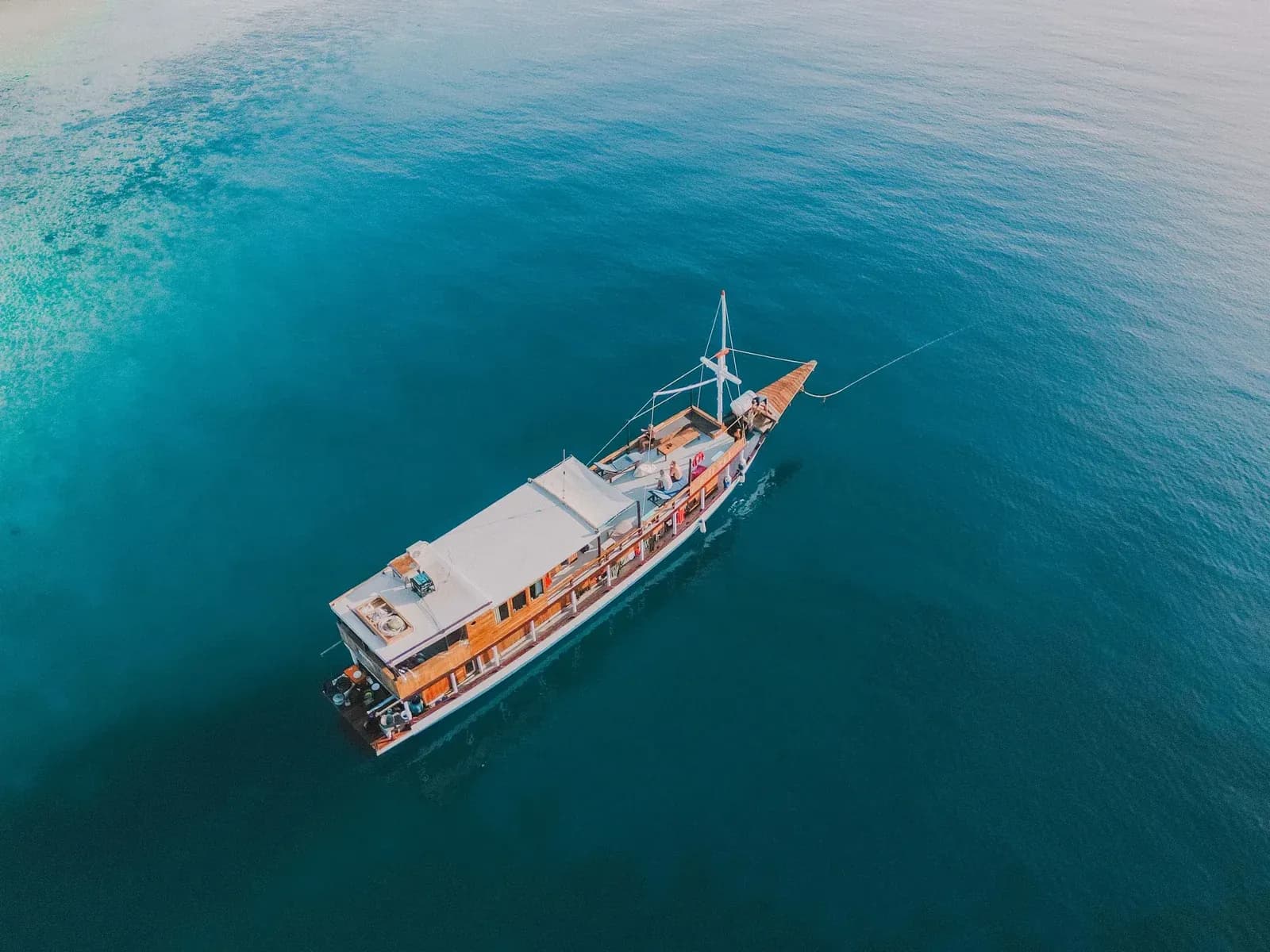 Chárter Privado – Pesona Bajo - Chárter Privado – Pesona Bajo - Full Day Tour Komodo