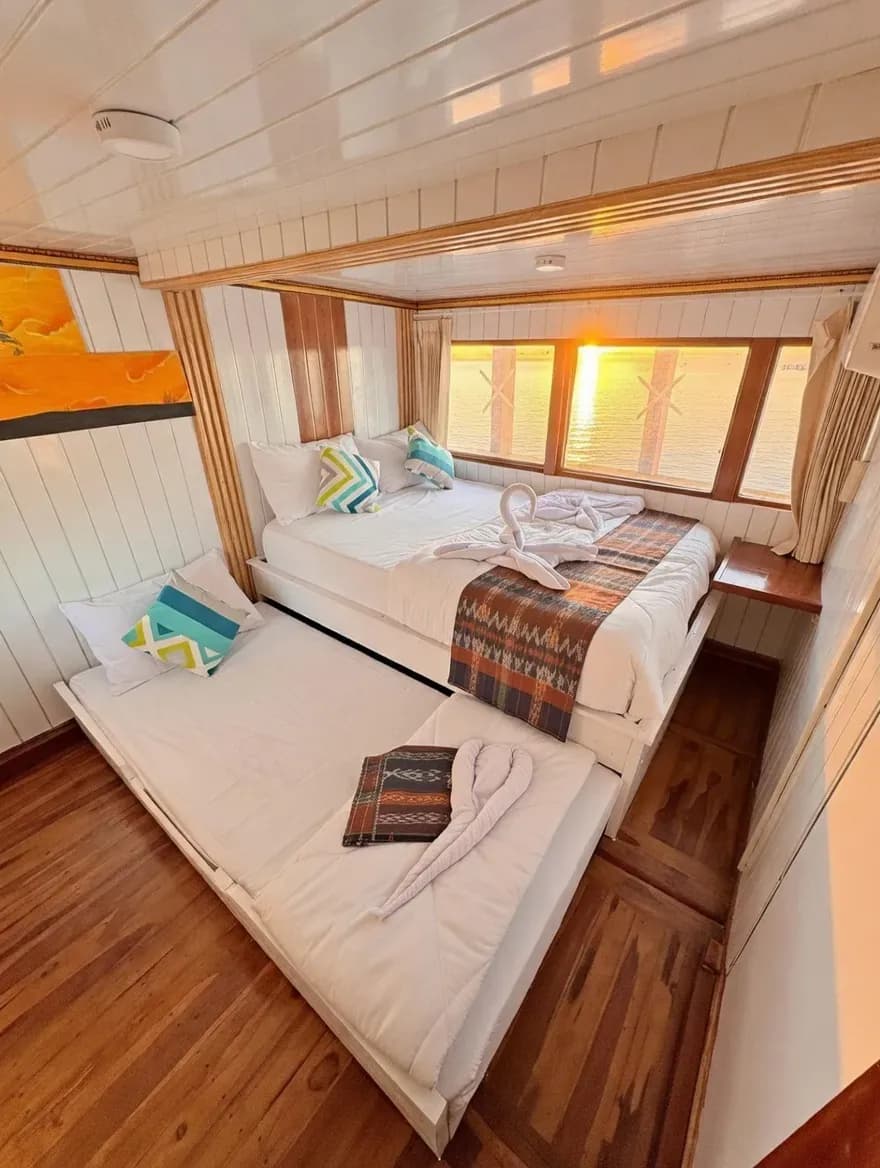 Sulawesi Cabin - Kabin Kapal Phinisi Komodo Labuan Bajo