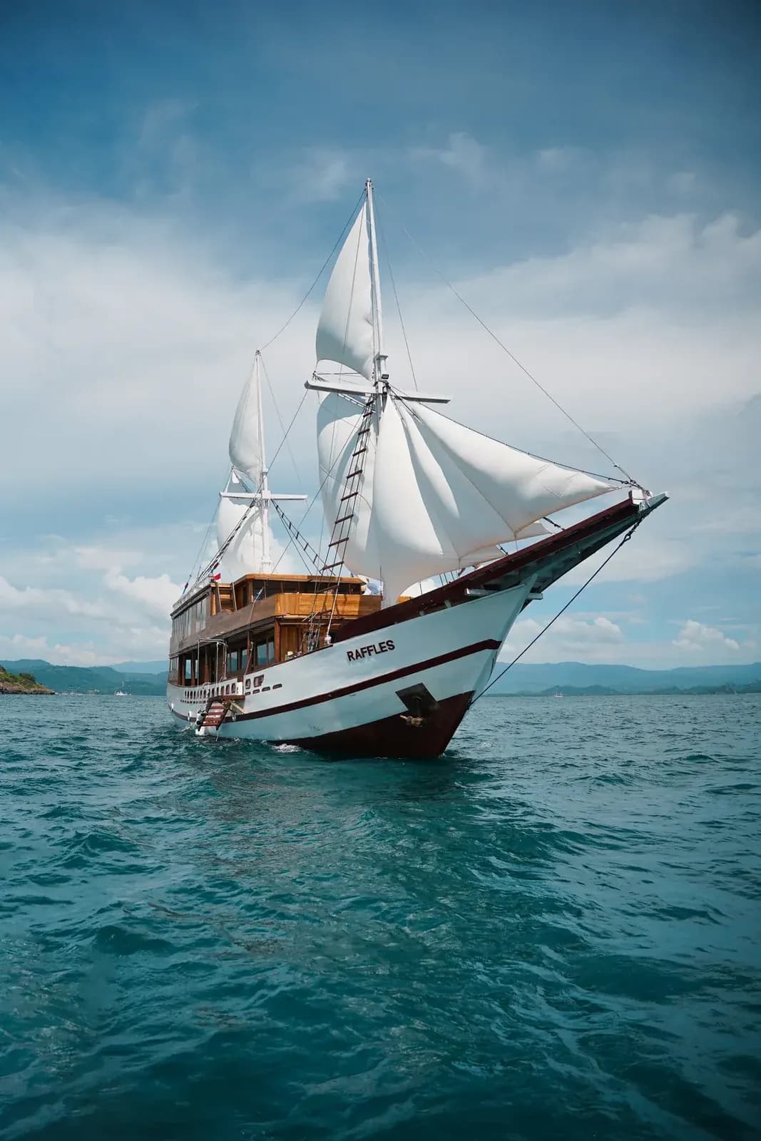 Privatcharter – Raffles - Privatcharter – Raffles - Full Day Tour Komodo