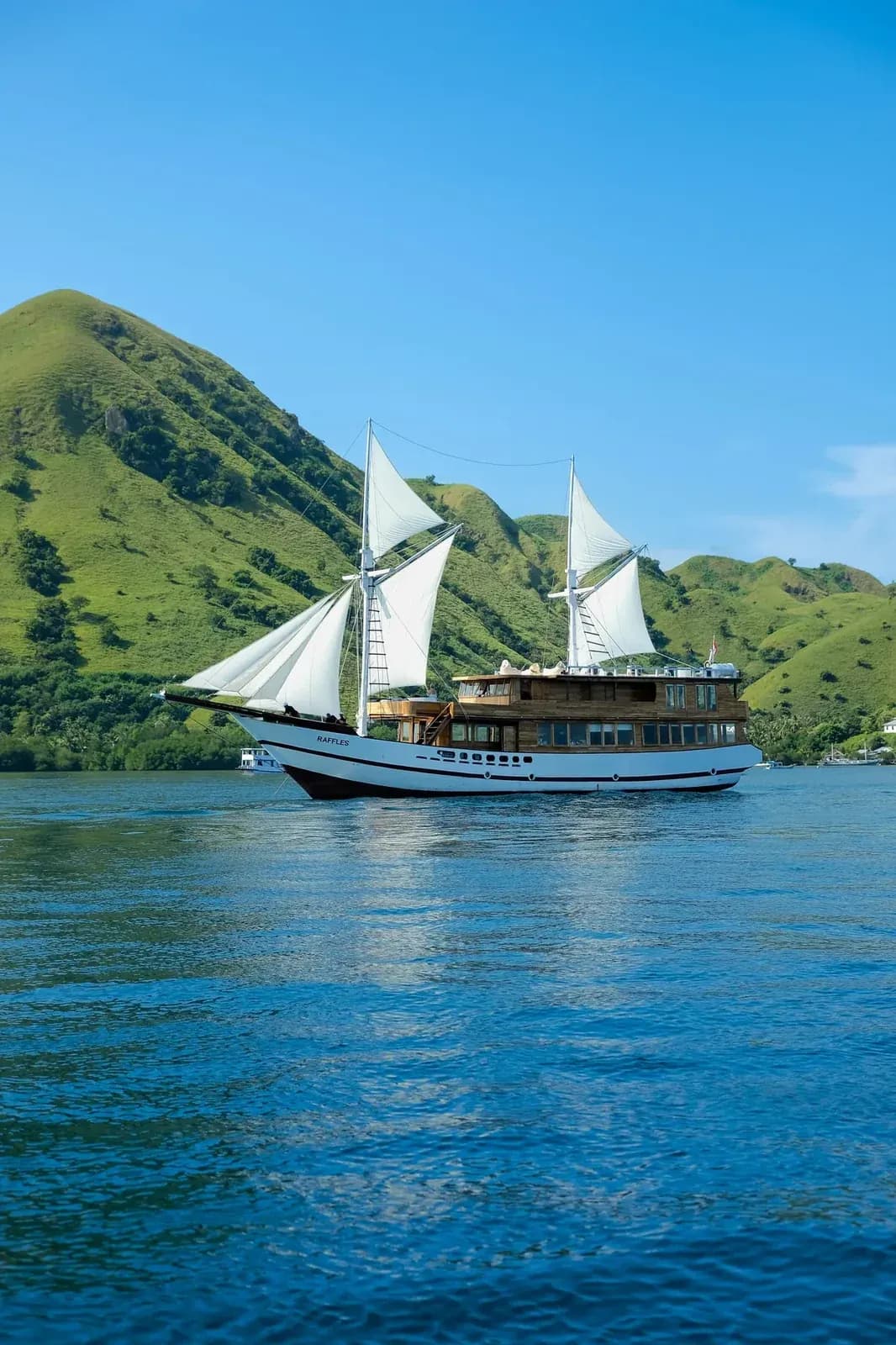 Privatcharter – Raffles - Privatcharter – Raffles - Full Day Tour Komodo