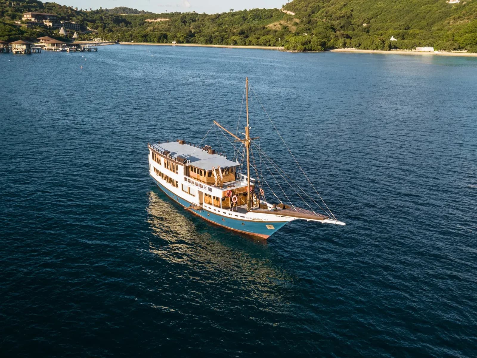 Privatcharter – Raja Bintang 3 - Privatcharter – Raja Bintang 3 - Full Day Tour Komodo