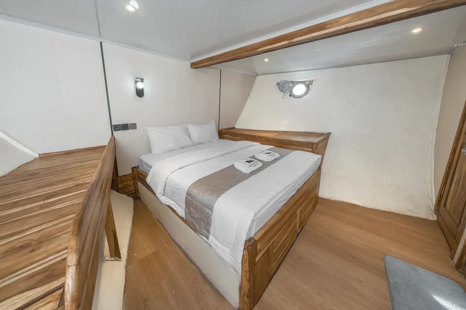 Standard Cabin - Каюта на лодке Пиниси Комодо Лабуан-Баджо