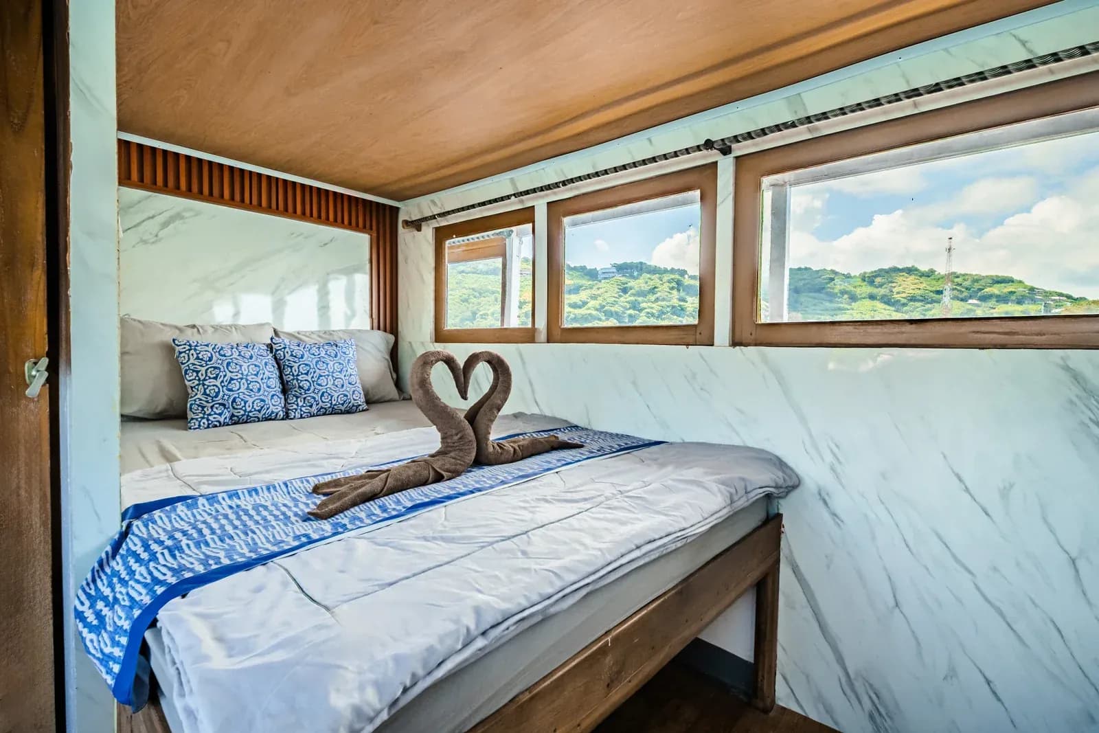 Master Cabin 2 - Komodo Labuan Bajo Phinisi Boat Cabin