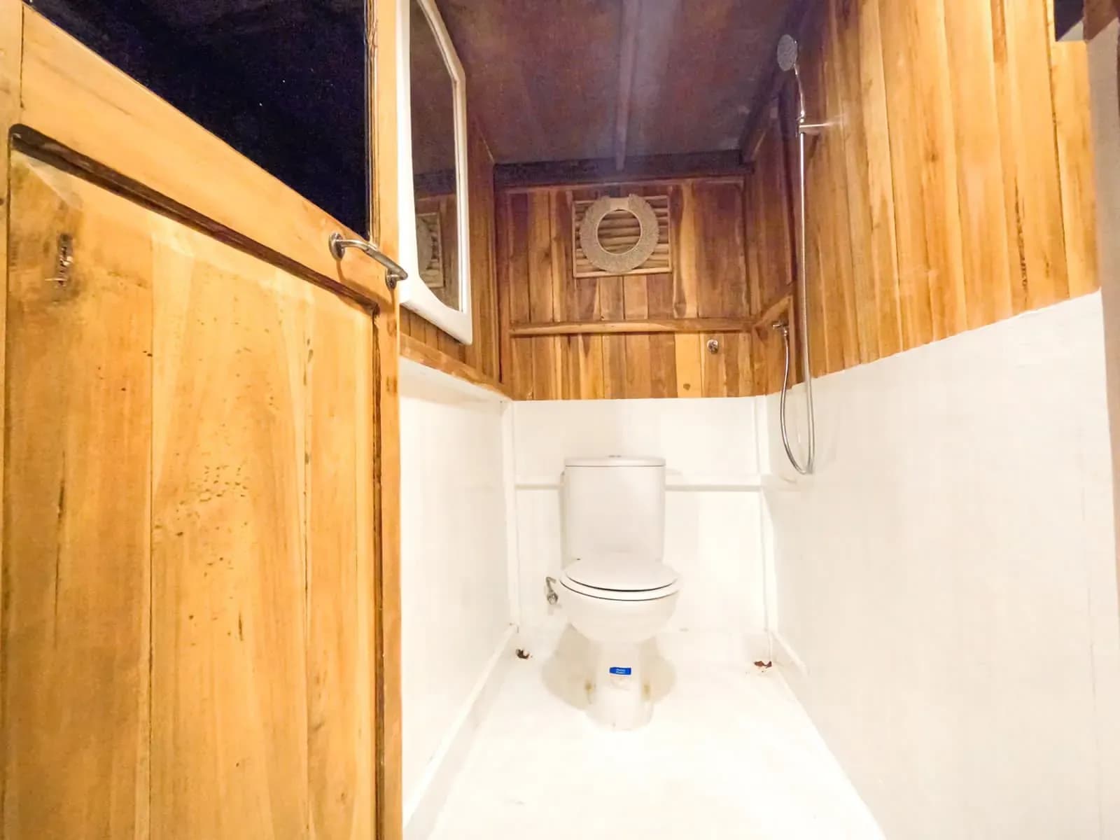 Master Cabin - Camarote del barco Phinisi Komodo Labuan Bajo